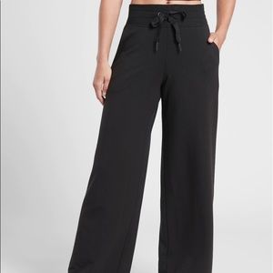 Athleta Balance wide leg crop Pant